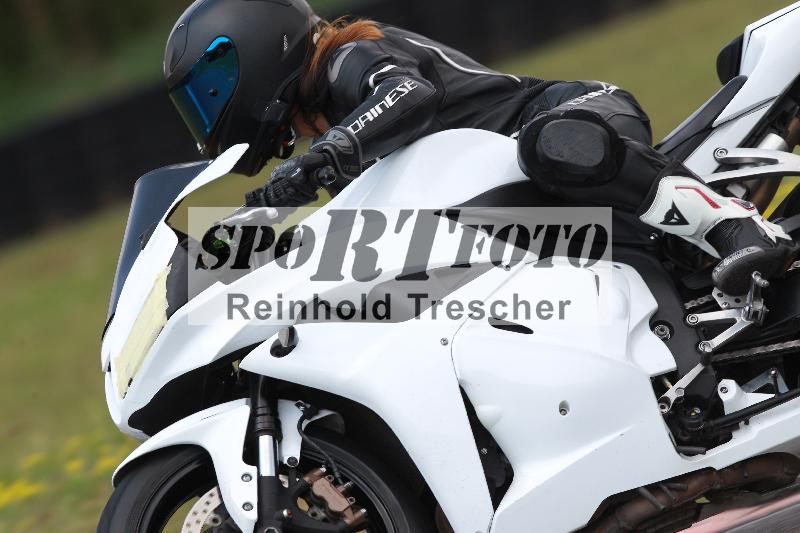 Archiv-2022/13 25.04.2022 Plüss Moto Sport ADR/Freies Fahren/16